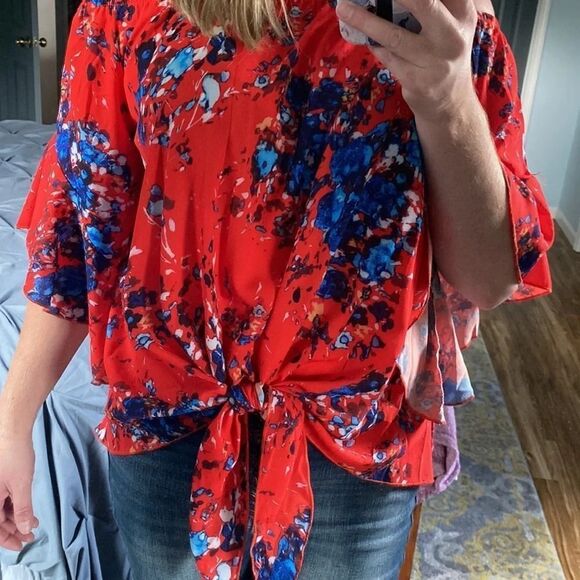 Floral‎ ruffle sleeve top - Picture 3 of 5